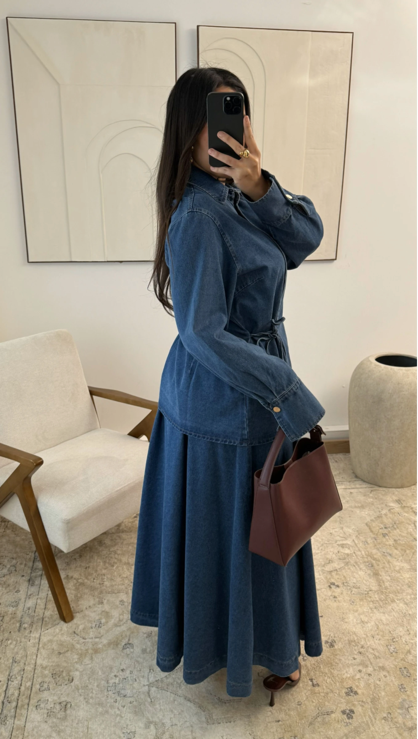 Denim twinset met stropdas