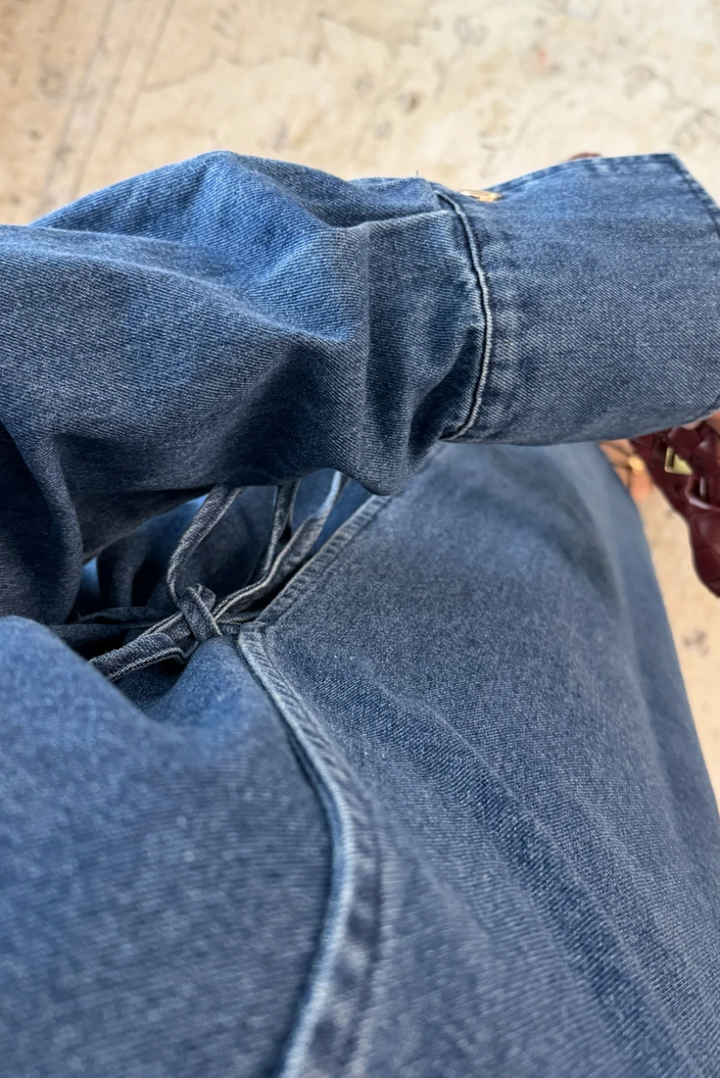 Jurk met strik van spijkerstof